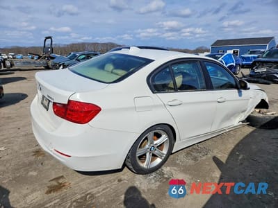 Trzecie zdjęcie samochodu z tyłu: 2015 BMW 328 XI SULEV VIN:WBA3B5G59FNS14810 - miniatura