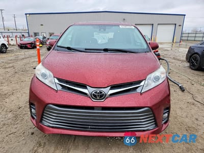 Piąte zdjęcie samochodu w środku: 2018 TOYOTA SIENNA XLE PREMIUM 8-PASSENGER VIN:5TDYZ3DC2JS941043 - miniatura