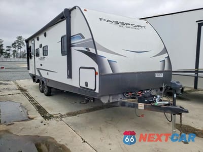 2022 KEYSTONE PASSPORT CAMPER 4YDTPPL20NX415958 - główne zdjęcie licytacji z USA - miniatura