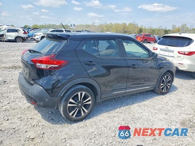 Trzecie zdjęcie samochodu z tyłu: 2020 NISSAN KICKS SR VIN:3N1CP5DV4LL533023 - miniatura
