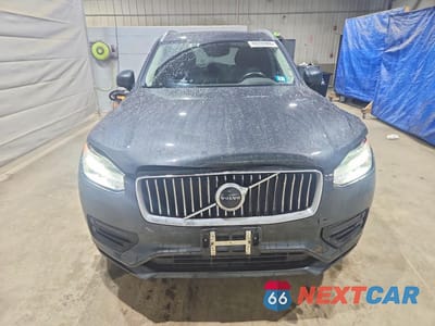 Piąte zdjęcie samochodu w środku: 2022 VOLVO XC90 T5 MOMENTUM VIN:YV4102PK1N1865307 - miniatura