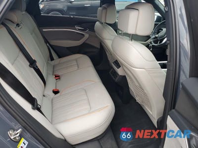 Zdjęcie 11 z 14 samochodu: 2024 AUDI Q8 E-TRON PRESTIGE VIN:WA16AAGE2RB025055 - miniatura