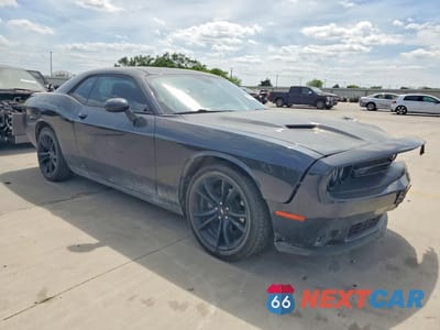 Czwarte zdjęcie samochodu z boku: 2018 DODGE CHALLENGER SXT VIN:2C3CDZAG9JH310229 - miniatura