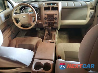 Zdjęcie 8 z 12 samochodu: 2008 FORD ESCAPE XLT VIN:1FMCU03Z48KE48104 - miniatura