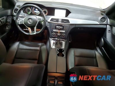 Zdjęcie 8 z 11 samochodu: 2014 MERCEDES-BENZ C 300 4MATIC VIN:WDDGF8AB1EA933117 - miniatura