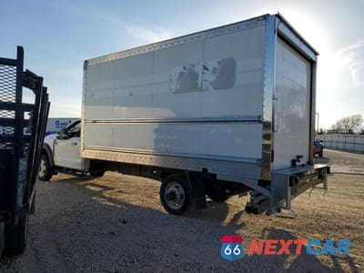 Drugie zdjęcie samochodu z przodu: 2023 FORD F450 SUPER DUTY BOX TRUCK VIN:1FDUF4GN1PDA04405 - miniatura