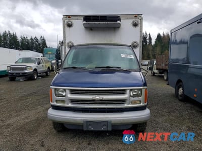 Piąte zdjęcie samochodu w środku: 2002 CHEVROLET EXPRESS G3500 VIN:1GBJG31R621172985 - miniatura