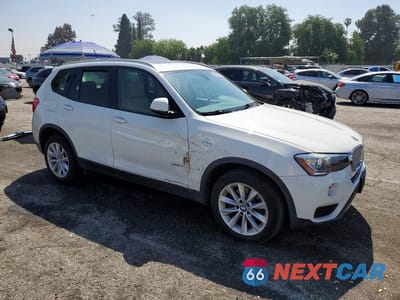 Czwarte zdjęcie samochodu z boku: 2017 BMW X3 SDRIVE28I VIN:5UXWZ7C34H0V87098 - miniatura