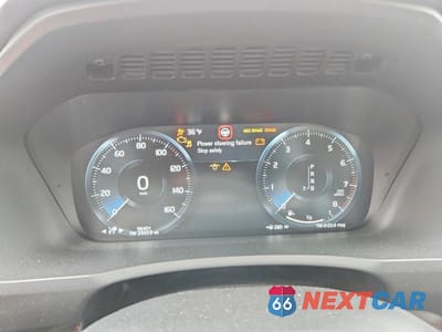 Zdjęcie 9 z 13 samochodu: 2016 VOLVO XC90 T6 VIN:YV4A22PK2G1031382 - miniatura