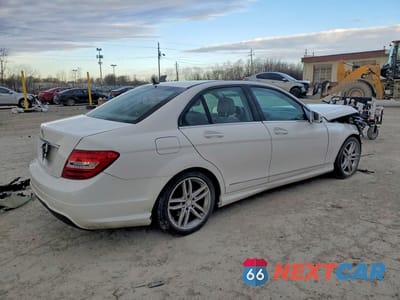 Trzecie zdjęcie samochodu z tyłu: 2014 MERCEDES-BENZ C 250 VIN:WDDGF4HB1ER309656 - miniatura