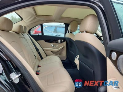 Zdjęcie 10 z 12 samochodu: 2015 MERCEDES-BENZ C 300 4MATIC VIN:55SWF4KB2FU010018 - miniatura
