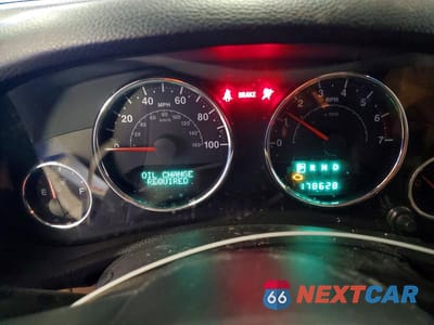 Zdjęcie 9 z 11 samochodu: 2011 JEEP WRANGLER SAHARA VIN:1J4AA5D12BL538454 - miniatura