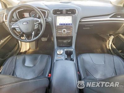 Zdjęcie 8 z 14 samochodu: 2020 FORD FUSION TITANIUM VIN:3FA6P0D9XLR133809 - miniatura