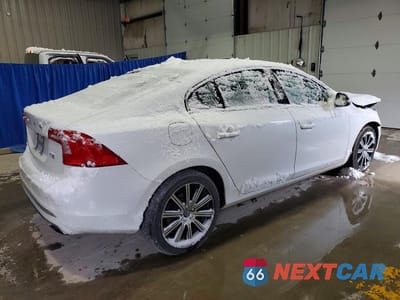 Trzecie zdjęcie samochodu z tyłu: 2018 VOLVO S60 INSCRIPTION VIN:LYV402TK8JB165079 - miniatura