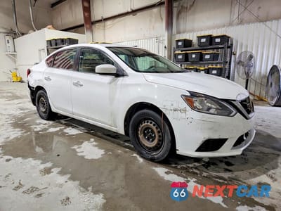 Czwarte zdjęcie samochodu z boku: 2019 NISSAN SENTRA S VIN:3N1AB7AP8KY357747 - miniatura