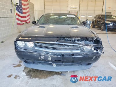 Piąte zdjęcie samochodu w środku: 2013 DODGE CHALLENGER SXT VIN:2C3CDYAG6DH663199 - miniatura