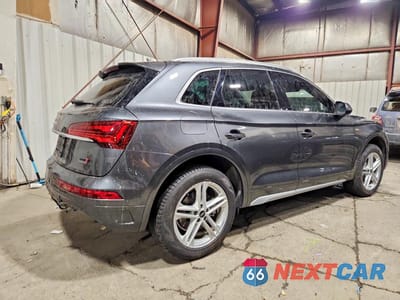 Trzecie zdjęcie samochodu z tyłu: 2025 AUDI Q5 VIN:WA1G2AFY9S2001998 - miniatura