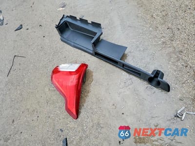 Zdjęcie 13 z 14 samochodu: 2020 FORD EXPLORER XLT VIN:1FMSK7DH9LGA60359 - miniatura