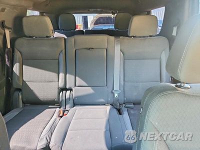 Zdjęcie 10 z 12 samochodu: 2022 CHEVROLET TAHOE C1500 LS VIN:1GNSCMKD1NR147039 - miniatura