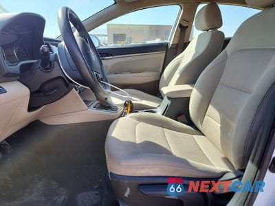 Zdjęcie 7 z 11 samochodu: 2017 HYUNDAI ELANTRA SE VIN:5NPD84LF4HH023989 - miniatura
