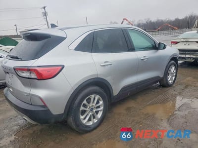 Trzecie zdjęcie samochodu z tyłu: 2020 FORD ESCAPE SE VIN:1FMCU9G61LUA89893 - miniatura