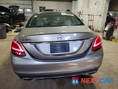 Zdjęcie 6 z 11 samochodu: 2019 MERCEDES-BENZ C 300 4MATIC VIN:55SWF8EB8KU315696 - miniatura