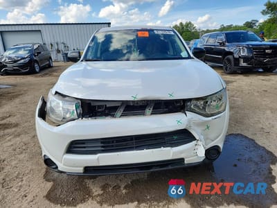 Piąte zdjęcie samochodu w środku: 2014 MITSUBISHI OUTLANDER ES VIN:JA4AD2A34EZ011867 - miniatura