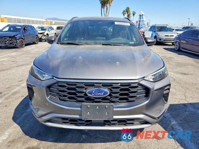 Piąte zdjęcie samochodu w środku: 2024 FORD ESCAPE ST LINE VIN:1FMCU0MZ8RUA33145 - miniatura