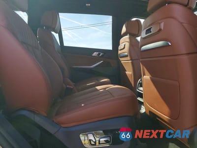 Zdjęcie 11 z 12 samochodu: 2026 BMW X7 XDRIVE40I VIN:5UX23EM09T9122118 - miniatura