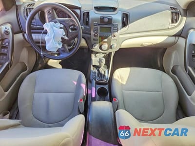 Zdjęcie 8 z 11 samochodu: 2013 KIA FORTE EX VIN:KNAFU4A27D5718298 - miniatura