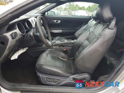 Zdjęcie 7 z 11 samochodu: 2020 FORD MUSTANG VIN:1FATP8UH4L5101238 - miniatura