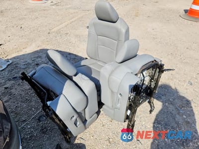 Zdjęcie 13 z 14 samochodu: 2022 HONDA PILOT TOURING VIN:5FNYF5H65NB002911 - miniatura