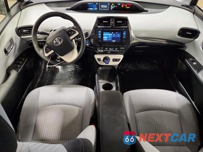 Zdjęcie 8 z 11 samochodu: 2018 TOYOTA PRIUS TWO VIN:JTDKBRFU6J3061757 - miniatura