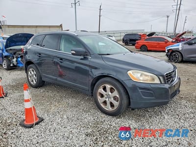 Czwarte zdjęcie samochodu z boku: 2013 VOLVO XC60 3.2 VIN:YV4952DZ3D2386921 - miniatura