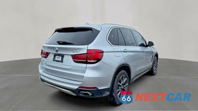 Czwarte zdjęcie samochodu z boku: 2018 BMW X5 XDRIVE35I VIN:5UXKR0C59J0X87536 - miniatura