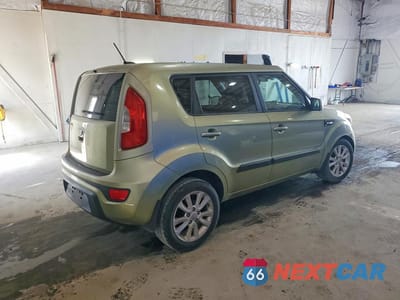 Trzecie zdjęcie samochodu z tyłu: 2013 KIA SOUL BASE VIN:KNDJT2A58D7550061 - miniatura