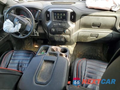 Zdjęcie 8 z 11 samochodu: 2019 CHEVROLET SILVERADO K1500 VIN:1GCRYAEH3KZ295856 - miniatura