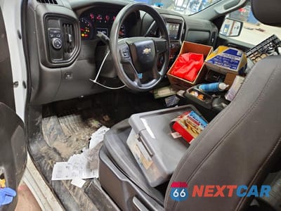 Zdjęcie 8 z 12 samochodu: 2019 CHEVROLET SILVERADO C1500 VIN:3GCNWAEF1KG281974 - miniatura