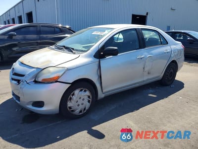 2007 TOYOTA YARIS BASE JTDBT923871098596 - główne zdjęcie licytacji z USA - miniatura