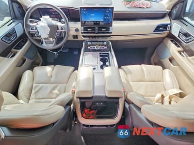 Zdjęcie 8 z 14 samochodu: 2024 LINCOLN NAVIGATOR RESERVE VIN:5LMJJ2LG3REL06625 - miniatura
