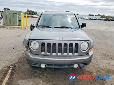 Piąte zdjęcie samochodu w środku: 2013 JEEP PATRIOT SPORT VIN:1C4NJPBA8DD139275 - miniatura