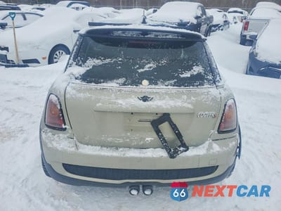 Zdjęcie 6 z 13 samochodu: 2007 MINI COOPER S VIN:WMWMF73577TL84297 - miniatura