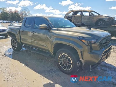 Czwarte zdjęcie samochodu z boku: 2025 TOYOTA TACOMA TRD SPORT VIN:3TMLB5JN2SM150528 - miniatura