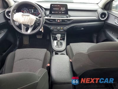 Zdjęcie 8 z 11 samochodu: 2024 KIA FORTE LXS VIN:3KPF24AD6RE759592 - miniatura