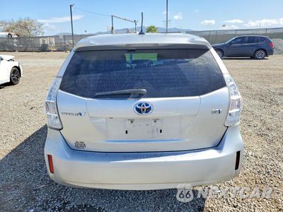 Zdjęcie 6 z 14 samochodu: 2013 TOYOTA PRIUS V THREE VIN:JTDZN3EU3D3257308 - miniatura