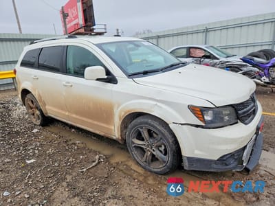 Czwarte zdjęcie samochodu z boku: 2018 DODGE JOURNEY CROSSROAD VIN:3C4PDDGG0JT388011 - miniatura