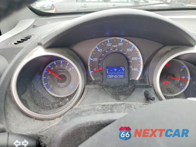 Zdjęcie 9 z 12 samochodu: 2010 HONDA FIT SPORT VIN:JHMGE8H44AS001985 - miniatura