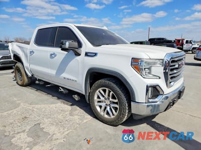 Czwarte zdjęcie samochodu z boku: 2021 GMC SIERRA K1500 SLT VIN:3GTU9DED5MG123692 - miniatura