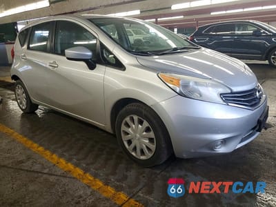 Czwarte zdjęcie samochodu z boku: 2016 NISSAN VERSA NOTE SV VIN:3N1CE2CP2GL391350 - miniatura