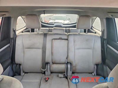 Zdjęcie 10 z 12 samochodu: 2019 TOYOTA HIGHLANDER LE VIN:5TDZZRFH8KS292429 - miniatura